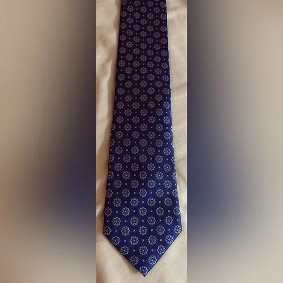 Men’s tie. Jos A Bank TravelerCollection. Stain resistant. Beautiful. EUC - Picture 2 of 3